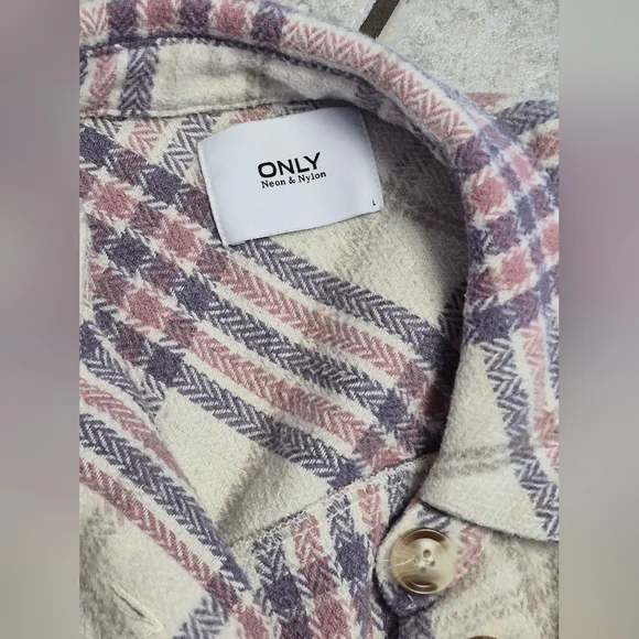 Large Shacket - Picture 3 of 8